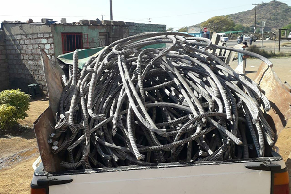 R10m aluminium cable bust, thieves nabbed