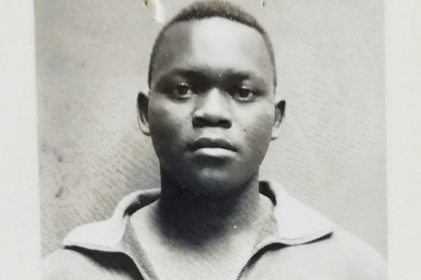 Manhunt for parole-skipping duo