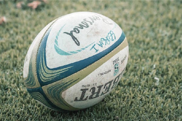 Rhinos wen twee uit drie