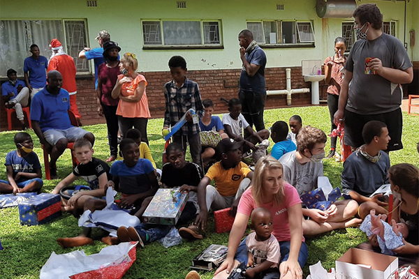 Spitskop SNS hou Kerspartytjie