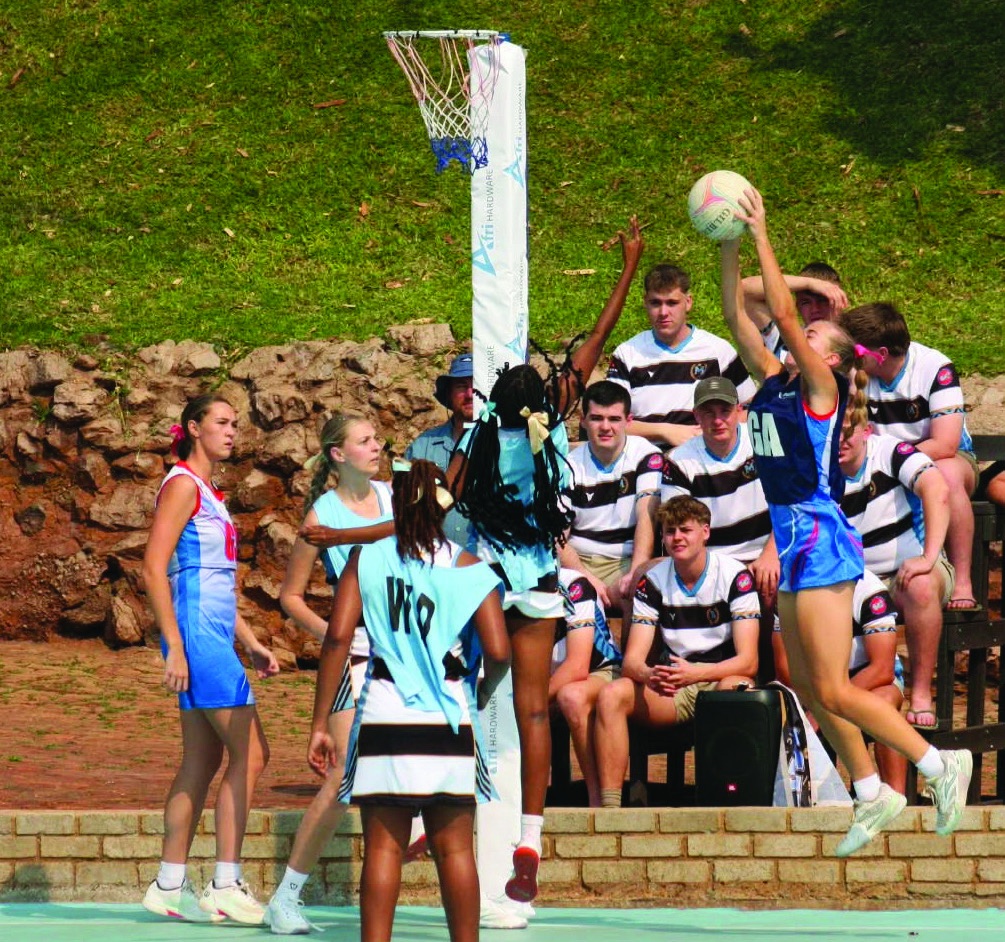 Netbal tydens MX vs RES.
